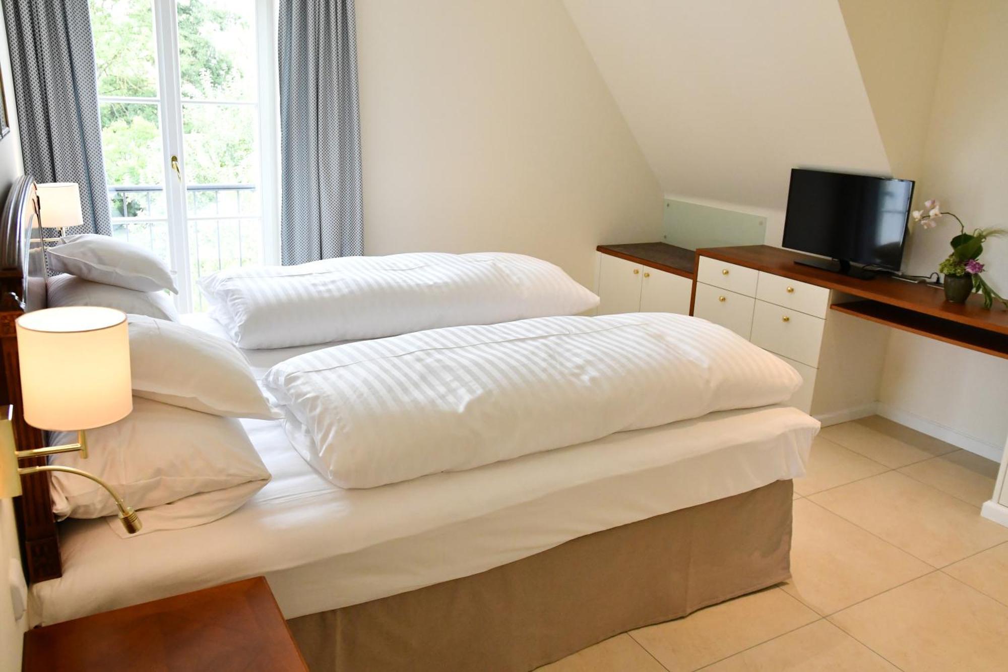 Romantik Hotel Zehntkeller Ипхофен Экстерьер фото
