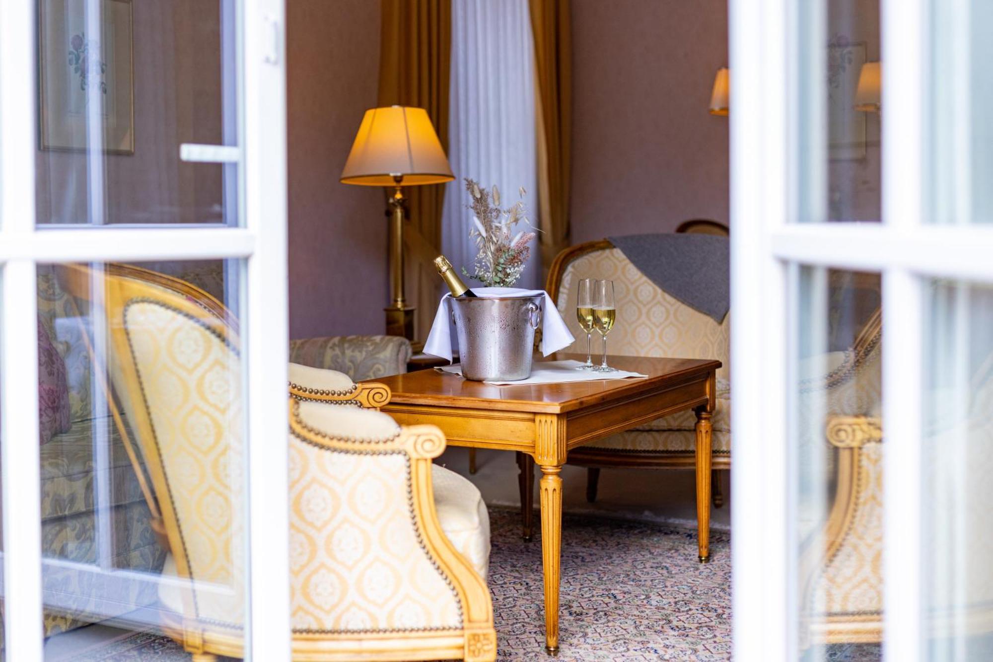 Romantik Hotel Zehntkeller Ипхофен Экстерьер фото