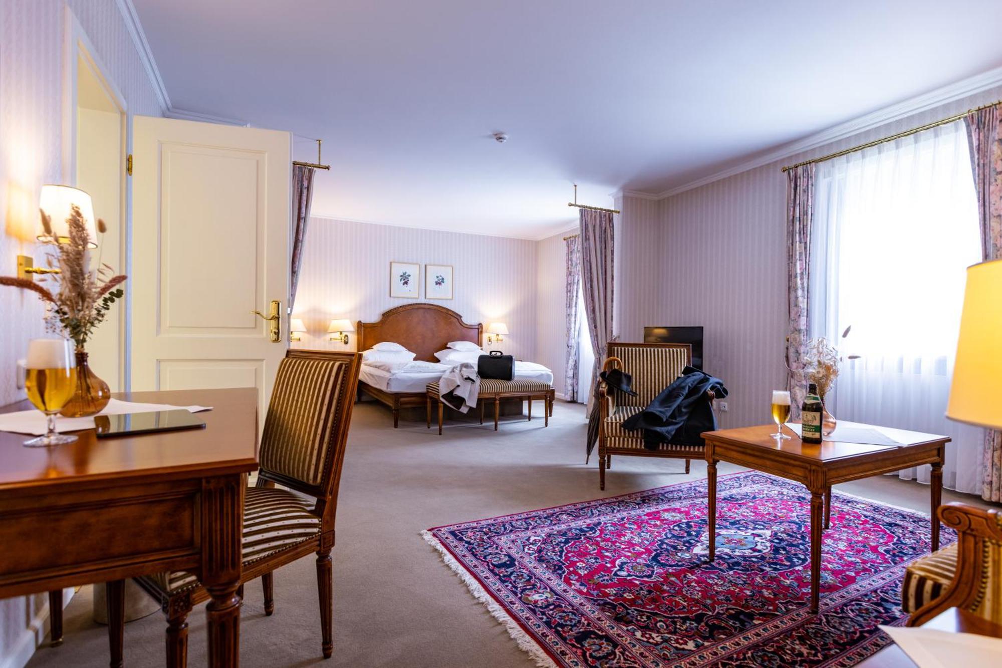 Romantik Hotel Zehntkeller Ипхофен Экстерьер фото