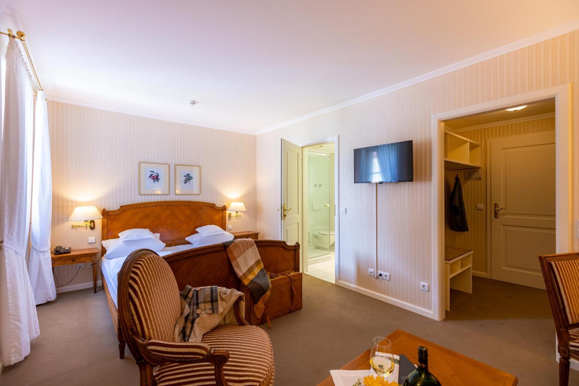 Romantik Hotel Zehntkeller Ипхофен Экстерьер фото