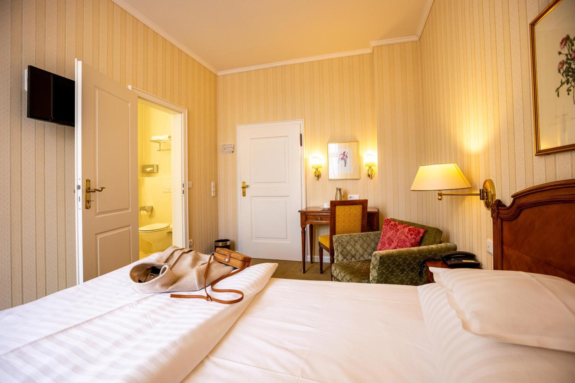 Romantik Hotel Zehntkeller Ипхофен Экстерьер фото