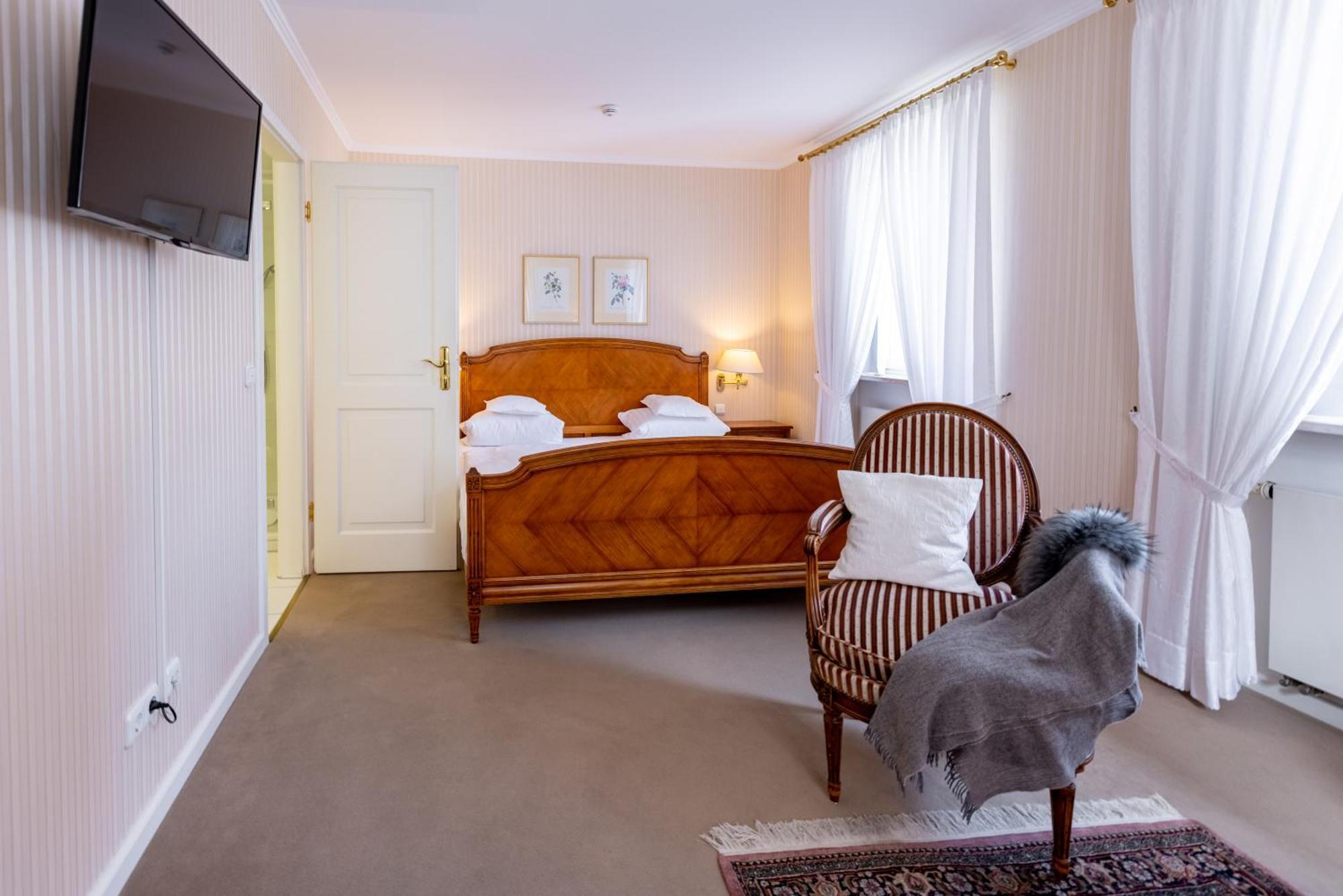 Romantik Hotel Zehntkeller Ипхофен Экстерьер фото